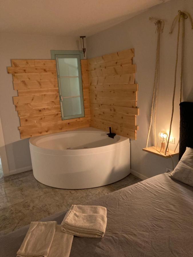 Redhouse Benaco Lägenhet Torri Del Benaco Exteriör bild